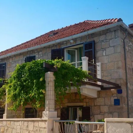 Zoran - 30 M From Apartment Postira