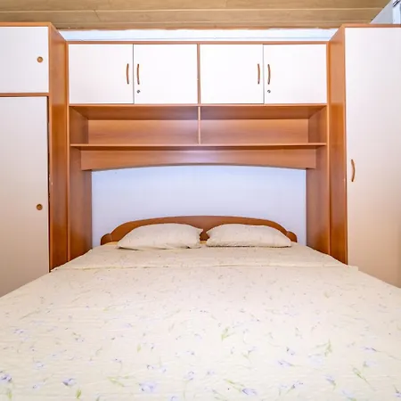 Zoran - 30 M From Apartment Postira